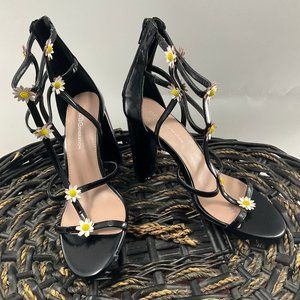 BCBGeneration Women's Slip On Ankle Zip Up Slip On Sunflower Heel Sandals Sz 7.5